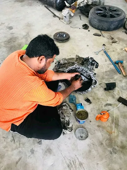 MUNNA CAR GARAGE