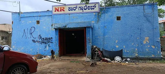 N R car garage