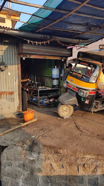 Nandu ape garage