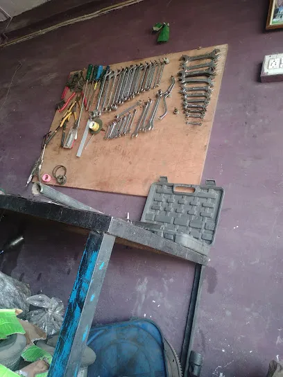 Naseeb Garage