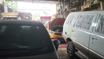 OM AUTO GLASS HOUSE AND FITTING CENTER