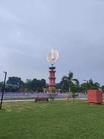 Panj Piara Park Parking