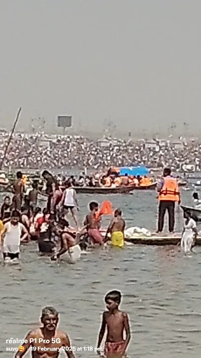 Prayagraj Garage