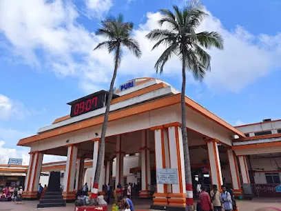 Puri station auto stand