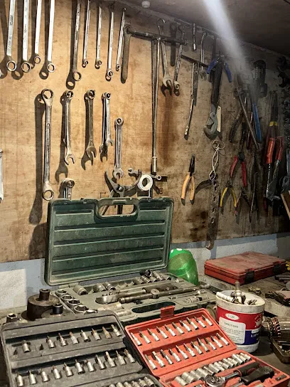 Raman motor garage