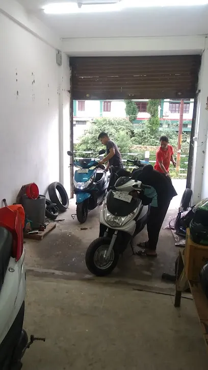 R.E Garage
