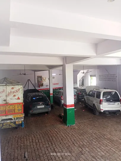 Saini automobile car mechanic