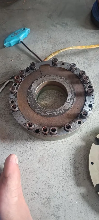 Sumo Motor Garage