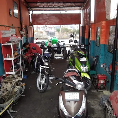 Universal Moto Garage