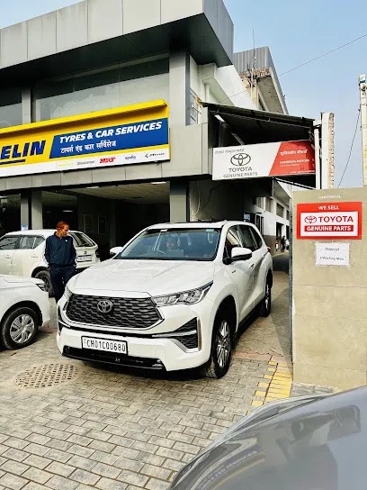 Universal Motors - Luxury Car Workshop