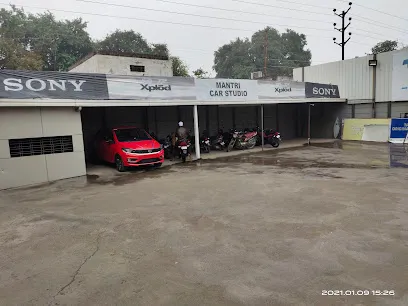 Vespa And Aprilia - Mantri Car Studio