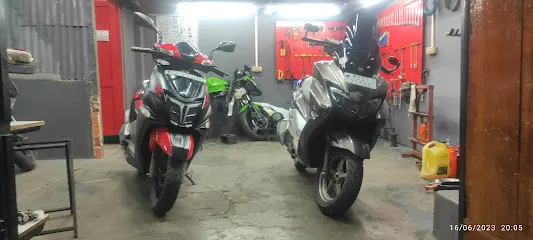 Zual Zual two wheeler garage