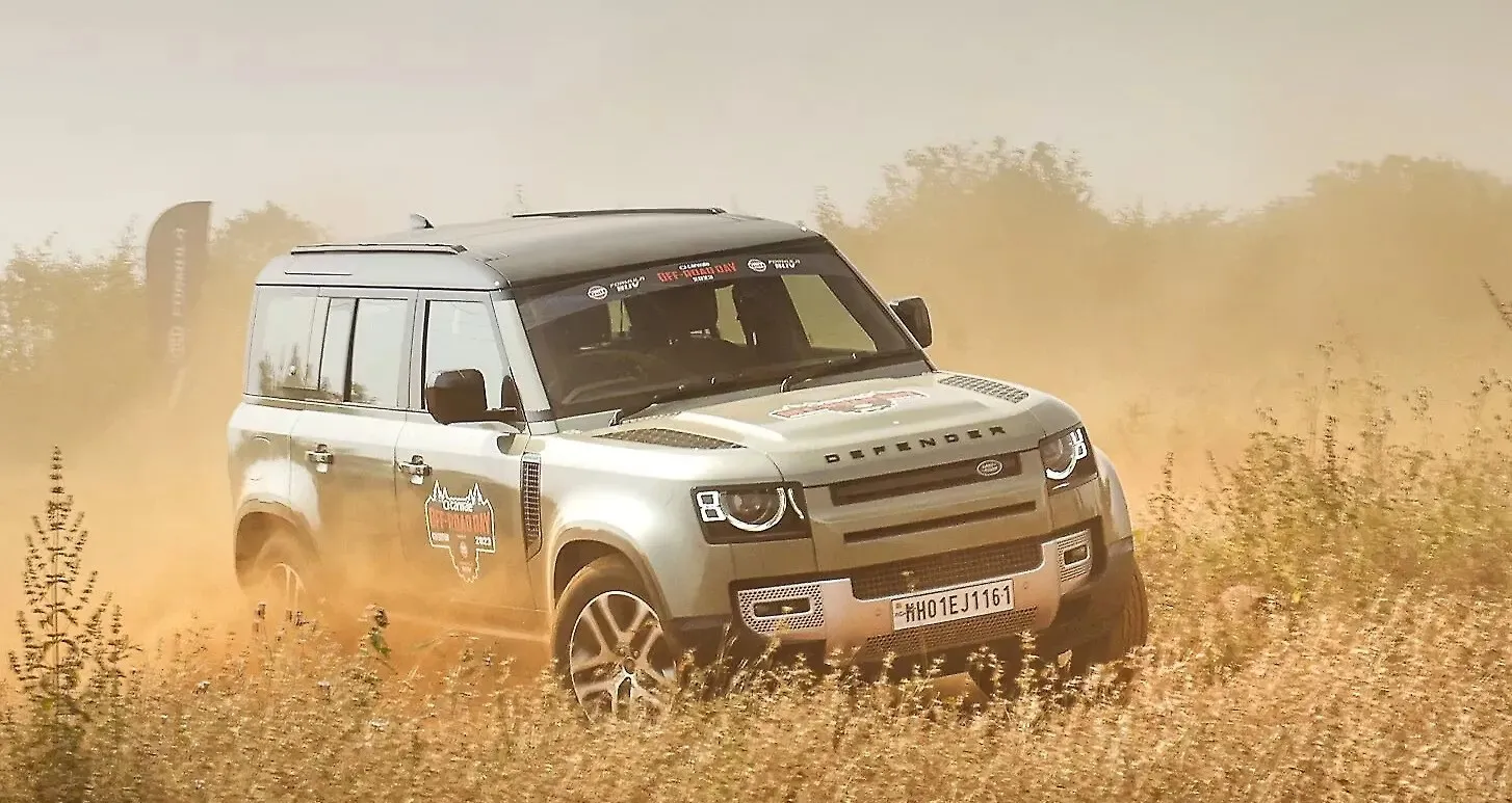 2025 Land Rover Defender Updated With New Tech, Subtle Design Tweaks