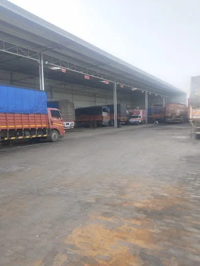 Eicher Trucks and Buses - AV Motors, Boisar, Chillar Phata