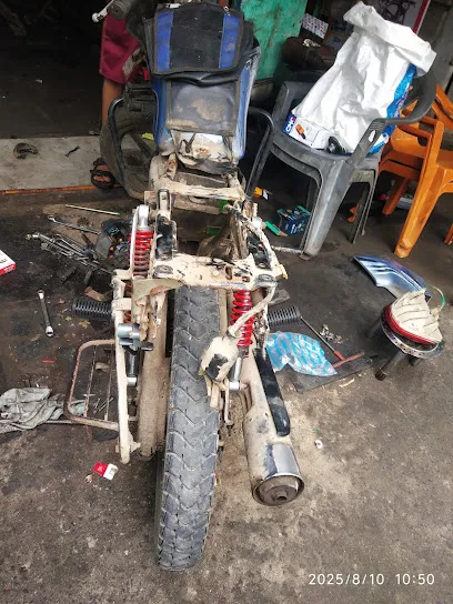 KUMAR BIKE SPERES & ENGINE OILS