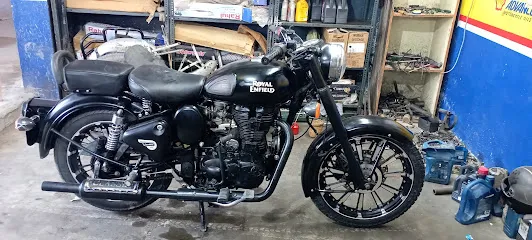 Mahinder Bullet Royal Enfield garage