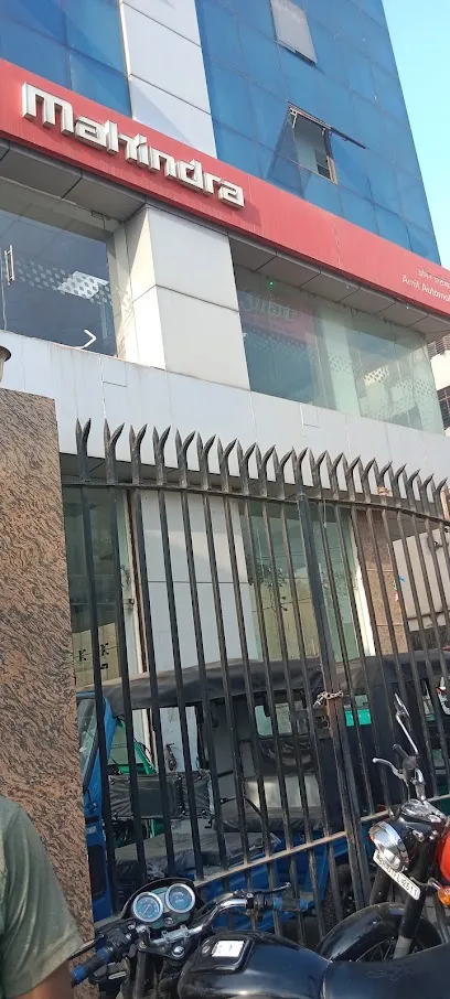 Mahindra Amit Automobiles - SUV & Commercial Vehicle Showroom