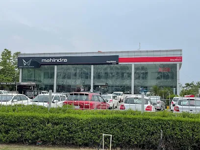 Mahindra Garg Motors - SUV & Commercial Vehicle Showroom