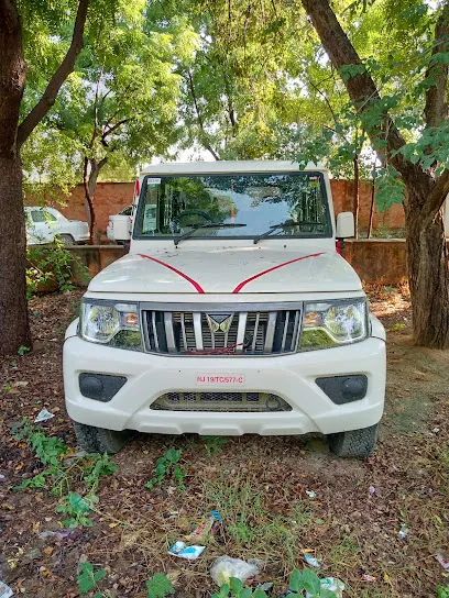 Mahindra O.S. Motors - SUV & Commercial Vehicle Showroom