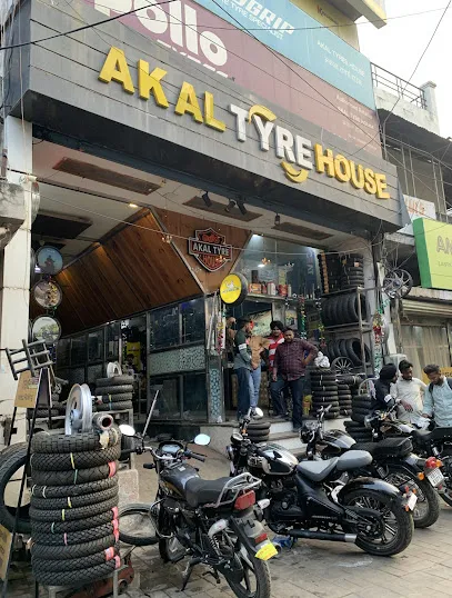 Akal tyre house