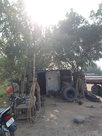 बिहार टायर सर्विस प्रधान ढा बा इटावा