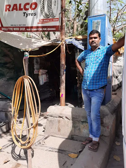 Bholu tyre puncher shop