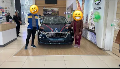 Commercial Škoda Showroom and Service