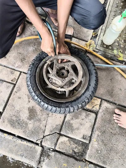 EV Scooter Tyre Shop – Kalyan (Near Prem Auto)