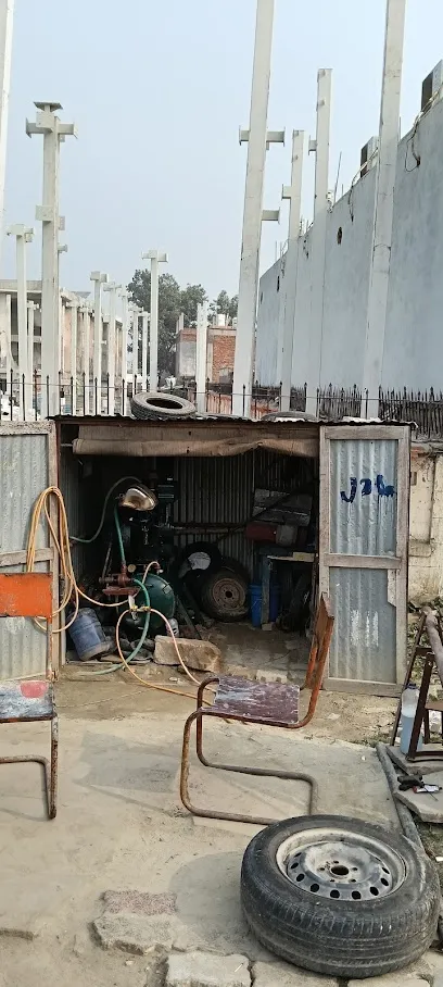 Feroz tyre puncher shop