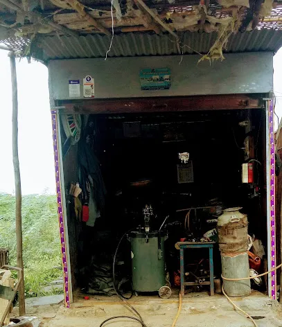 Hamdi Tyre Works Monu