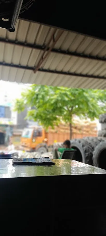 Hindustan traders Old Tyers Rims excels work shop