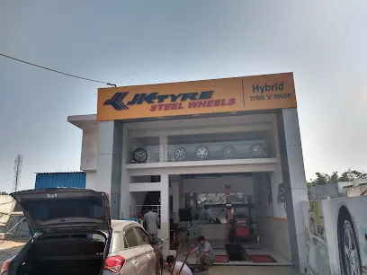 Hybrid Tyres N Decor