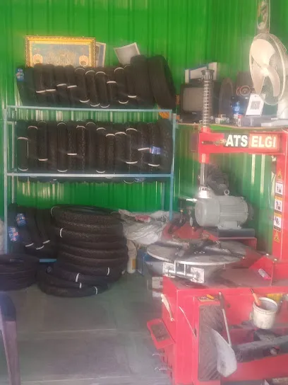 Madeena puncher shop