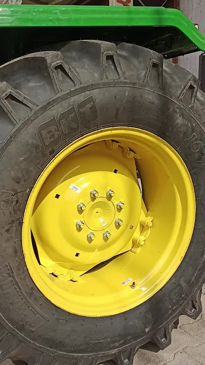 M/S Satguru Tyre. Deals in BKT tyre Apollo tyre MRF tyre