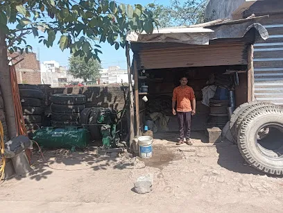 Naushad Tyre works shop