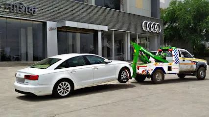 Om Auto car towing & car repair nashik