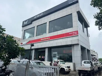 Param Wheels Mahindra, Vadodara
