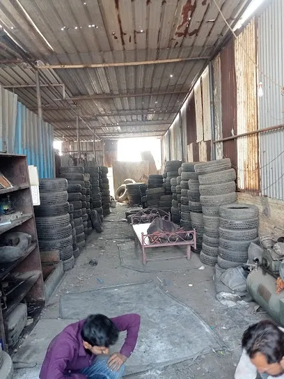 Radhe tyre puncture service