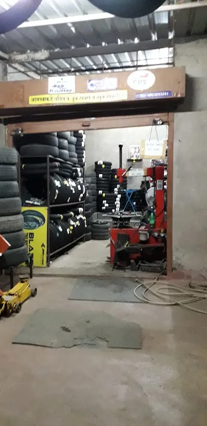 Ravi tyers and puncture repair