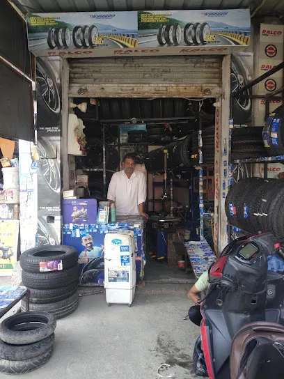 Shri Vashishtha tyre canter