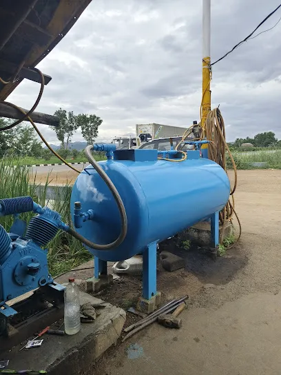 SINIYR TYRE WORKS