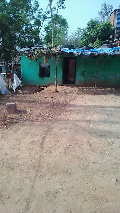 टायर पंचर की दुकान मिस्त्री श्री छोटेलाल उसताज रायकवार राजवाड़ा नहर चौराहा