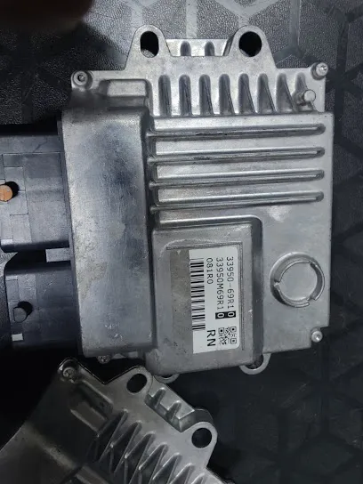 ZAINAB AUTO CAR REPAIR & SERVICE GREATER NOIDA ACCHER:httpsnear me car machince shop battery jump starts