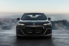 7 Series Exterior image