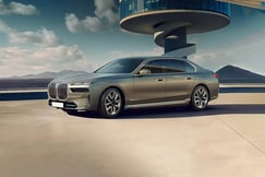 BMW i7 Front Left Quarter View