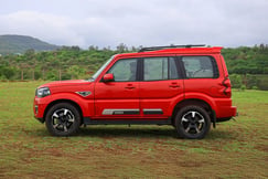 Mahindra Scorpio Side Profile View (Left)