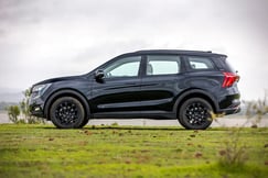 Mahindra XUV700 Side Profile View (Left)