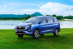 Toyota Rumion Front Left Side View