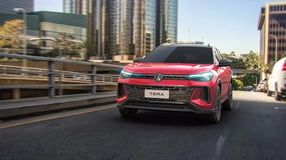 Tera SUV Exterior image