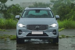 Volvo XC60 Front View